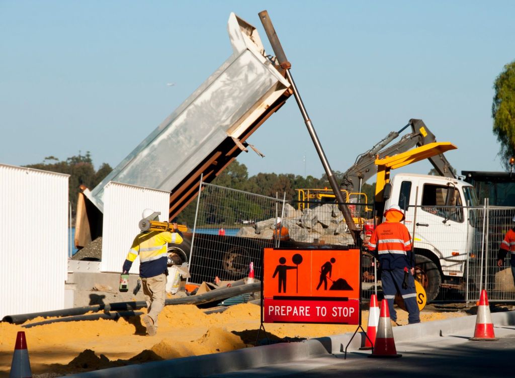 HVIA Celebrates Final Version Of New Tipper Design Code - Heavy Vehicle ...